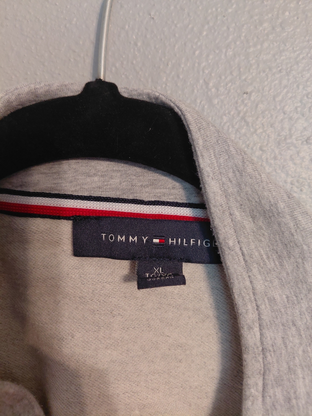 Tommy Hilfiger Light Gray Sweatshirt with Signature Trim